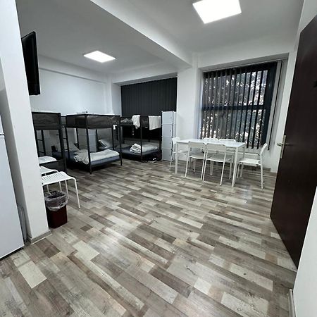 Heights Accommodation Unirii Free Parking Zone Букурещ Екстериор снимка