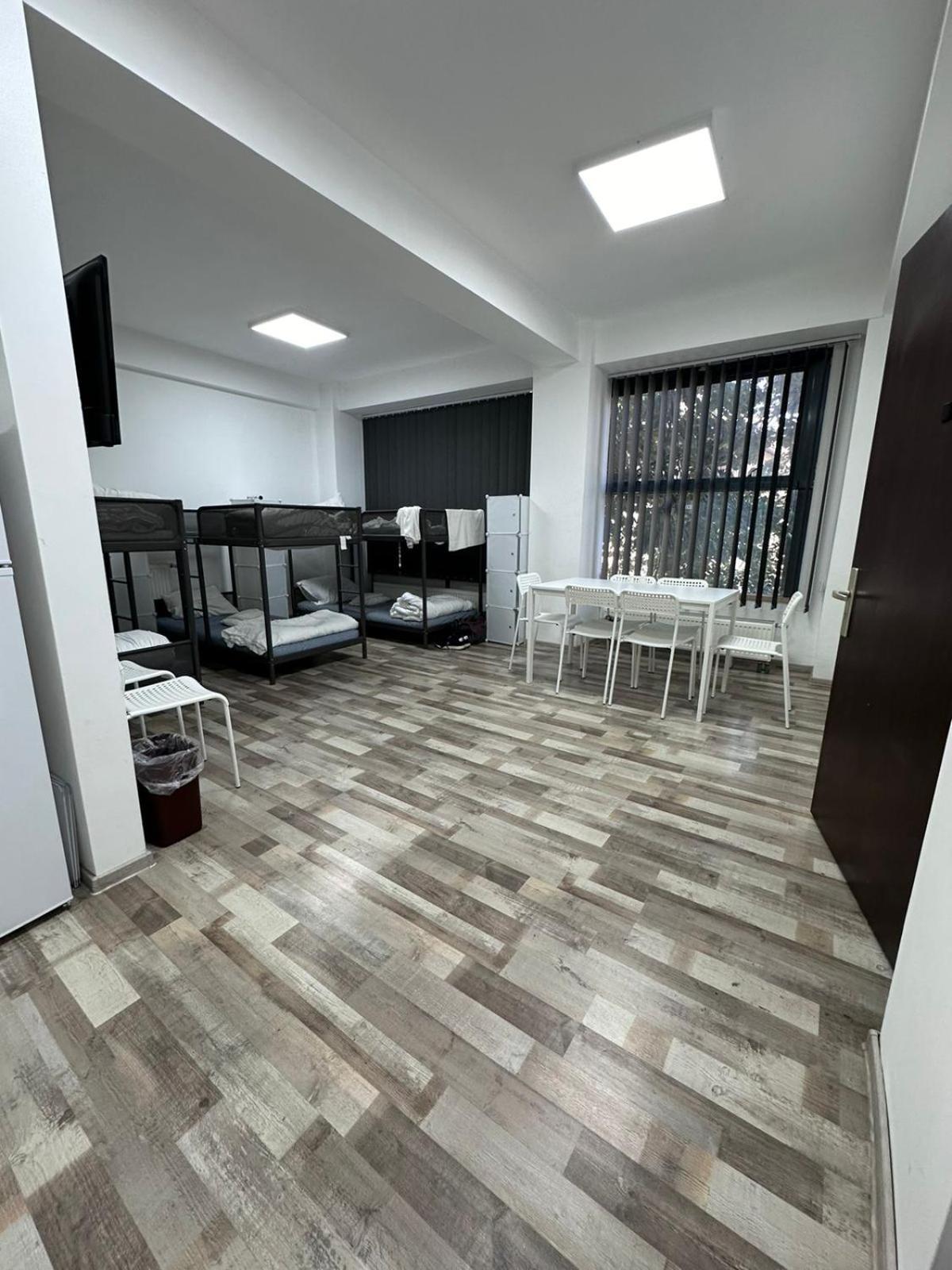 Heights Accommodation Unirii Free Parking Zone Букурещ Екстериор снимка