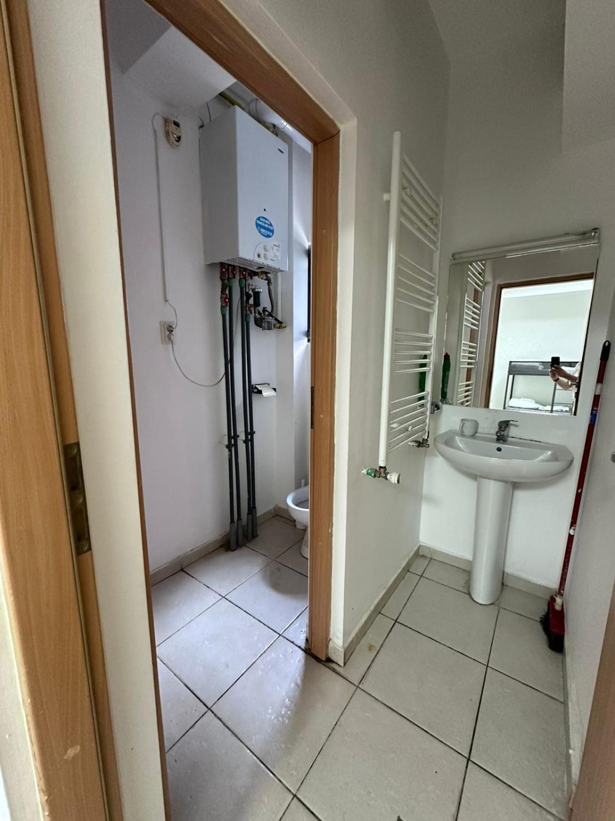 Heights Accommodation Unirii Free Parking Zone Букурещ Екстериор снимка