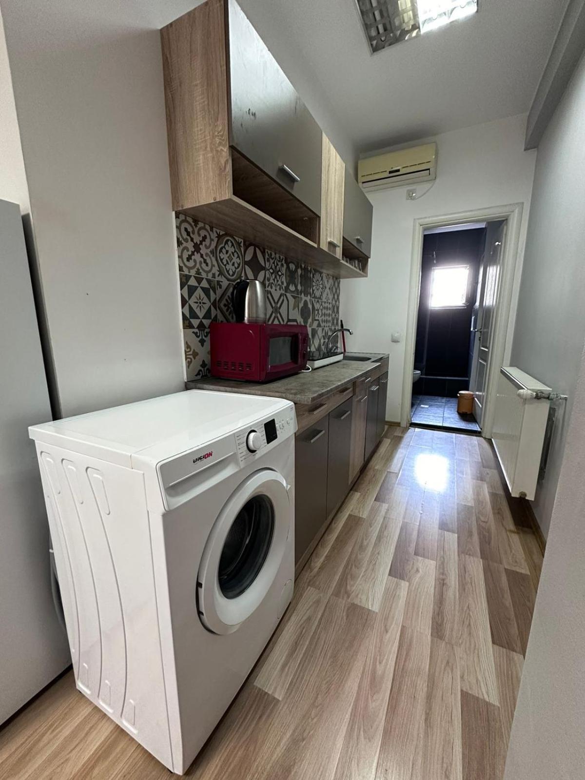 Heights Accommodation Unirii Free Parking Zone Букурещ Екстериор снимка