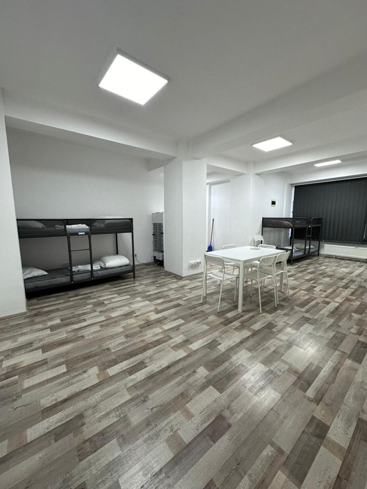 Heights Accommodation Unirii Free Parking Zone Букурещ Екстериор снимка